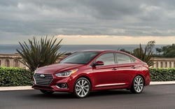 Tư vấn: Nên mua Hyundai Accent số tự động bản thường hay đặc biệt?
