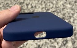 Ốp lưng iPhone 12 giá 49 USD của Apple mắc lỗi thiết kế ngớ ngẩn