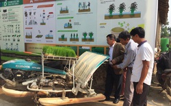 Hà Nội: Nỗ lực đưa máy cấy vào trồng lúa, nông dân bớt cảnh còng lưng 