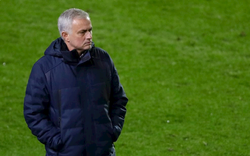 Tottenham thua sốc Antwerp, HLV Mourinho bào chữa thế nào?