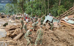 Sạt lở ở Quảng Nam: Cận cảnh lực lượng chức năng đào xới đất tìm kiếm các nạn nhân còn mất tích