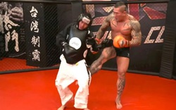 Youtuber Đài Loan thách đấu võ sĩ MMA 120kg và cái kết… khóc thét