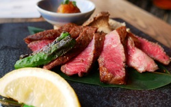Thịt bò thượng hạng Ozaki có gì đặc biệt mà giá cao ngất ngưởng?