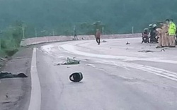 Hai xe máy đấu đầu trên quốc lộ, 2 người tử vong