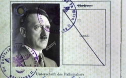Vì sao tình báo Anh lại muốn làm hộ chiếu giả cho Adolf Hitler?