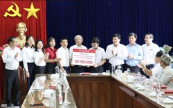 Agribank trao thêm 1,3 tỷ cho người dân Quảng Ngãi khắc phục hậu quả bão lũ