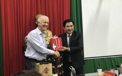 Đại sứ đặc mệnh toàn quyền Thụy Sĩ tại Việt Nam thăm nông dân trồng cà phê, hồ tiêu bán giá cao ở Đắk Lắk