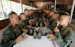 Binh lính chủ lực các nước Nga, Mỹ, Trung, Hàn... được ăn uống thế nào?
