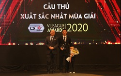 Văn Quyết nói gì khi đoạt giải Cầu thủ xuất sắc nhất V.League 2020?