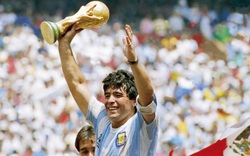 Huyền thoại Diego Maradona qua đời ở tuổi 60: Từ sân bóng vỉa hè "bay lên"