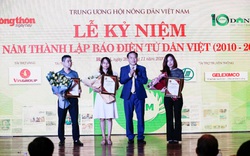 Trao giải Cuộc thi Làm báo cùng Dân Việt