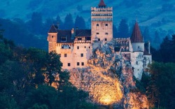 Lâu đài "ma" ở Romania và những câu chuyện lạnh gáy