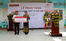Agribank Kiên Giang trao tặng Tủ sách, thiết bị học tập với chủ đề "Thêm con chữ, bớt đói nghèo"
