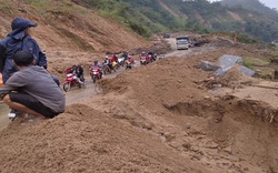 Quảng Ngãi: Mưa to gây thêm hàng loạt điểm sạt núi
