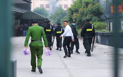 An ninh thắt chặt ở phiên xử kín cựu Chủ tịch Hà Nội Nguyễn Đức Chung