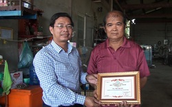 Một ông nông dân tỉnh An Giang sáng chế máy thu hoạch bắp liên hoàn được trao Giải thưởng tài năng