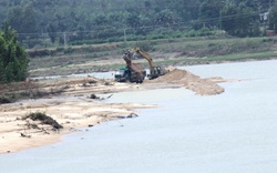 Bất chấp quy định của Chủ tịch tỉnh Bình Định, doanh nghiệp vẫn ngang nhiên khai thác cát
