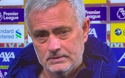 Tottenham thua Liverpool của Klopp, HLV Mourinho... bật khóc