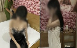 Hàng loạt cô gái massage kích dục, bán dâm thỏa thuận giá cả và nơi khoái lạc qua mạng