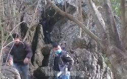 Kinh hãi phát hiện thi thể người trong hốc núi đá ở Lạng Sơn