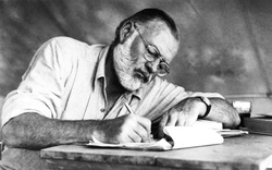 FBI có liên quan đến cái chết của nhà văn Ernest Hemingway?