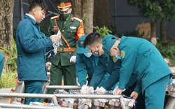 Bên trong trận địa pháo hoa chuẩn bị khai hỏa đón năm mới 2021 tại Hà Nội