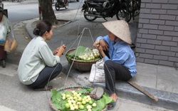 Lao động nữ gánh hậu quả nặng nề