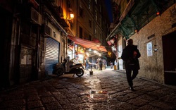Italy đóng cửa mọi nhà hàng, quán bar khi số ca tử vong tăng vọt 30%