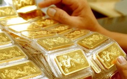 Giá vàng lao dốc, chứng khoán “chao đảo” vì Covid-19: Nhà đầu tư chọn vàng hay cổ phiếu?  