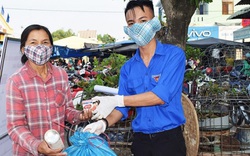 Quảng Nam: Đổi "đồng nát sắt vụn" lấy nước rửa tay phòng Covid-19