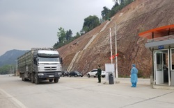 Trung Quốc kiểm soát chặt lái xe qua cửa khẩu đến từ các tỉnh có dịch covid- 19