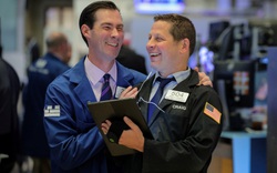 Chứng khoán Mỹ 26/5: Dow Jones tăng dựng đứng 530 điểm