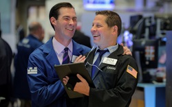 Dow Jones bật tăng 460 điểm, nhà đầu tư kỳ vọng kinh tế Mỹ phục hồi mạnh