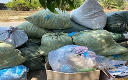 NÓNG: Bắt giữ hàng trăm kg khẩu trang tái chế chuẩn bị tiêu thụ