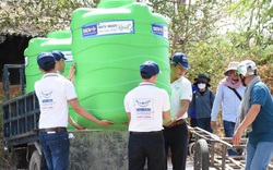 BIDV triển khai trao tặng 13.300 bồn chứa nước và 39 máy lọc nước ủng hộ đồng bào tại 5 tỉnh khu vực ĐBSCL