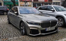 BMW M760Li - Dòng xe sử dụng động cơ V12 sẽ sớm bị khai tử