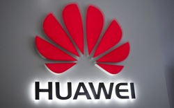 Tổng thống Donald Trump gia hạn lệnh cấm đối với Huawei thêm 1 năm