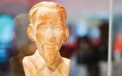 Ly kỳ chuyện bức tượng Bác Hồ trở về Việt Nam sau 70 năm lưu lạc