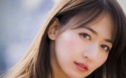 Đơ người vì vòng 1 nhỏ xinh của nhà báo sexy nhất Nhật Bản