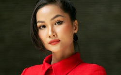 Hoa hậu H'Hen Niê diện "cây đỏ" kín bưng vẫn khoe dáng đẹp như tranh