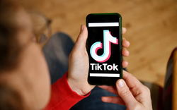 Ứng dụng TikTok có doanh thu cao nhất thế giới, vượt qua Youtube 