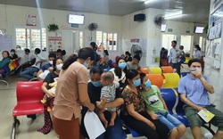 Đà Nẵng: Nắng nóng, trẻ em "đua nhau" đến bệnh viện