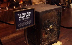 Bí ẩn về chiếc két sắt lấy mạng triệu phú ngành rượu