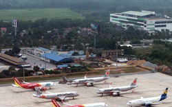 Phi cơ ùn ứ ở sân bay Nội Bài và Tân Sơn Nhất