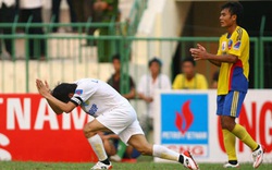 5 vụ xúc phạm trọng tài của cầu thủ Việt lên báo nước ngoài