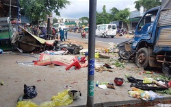 CLIP: Khoảnh khắc xe tải lao vào chợ làm 5 người chết, nhiều người bị thương