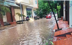 Hà Nội: Người dân làng Việt Kiều Châu Âu bức xúc với đoạn đường cứ mưa lại biến “thành sông”