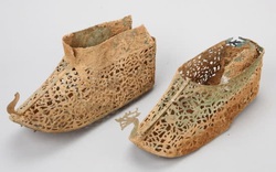 Hàn Quốc phát hiện đôi giày "bền nhất thế gian" có niên đại khoảng 1500 năm