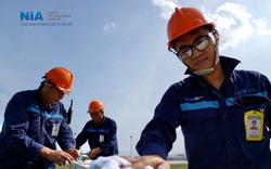 Nắng nóng kéo dài, nhân viên hàng không nỗ lực đảm bảo an toàn tuyệt đối hoạt động bay