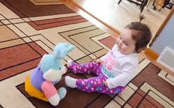 Video clip hài: Biểu cảm bất ngờ của trẻ em khi lần đầu nhìn thấy đồ chơi
